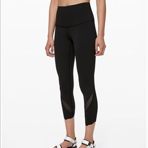 Lululemon scallup mesh leggins